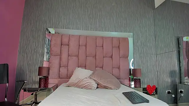 Snapshot of Fernanda_Thail chatting on December 4, 2025, 12:03 pm Fernanda Thail online show from December 4, 2025, 12:03 pm