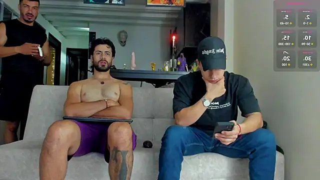 Snapshot of heteros_curious chatting on January 15, 2026, 11:52 pm heteros curious online show from January 15, 2026, 11:52 pm