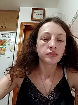 Snapshot of AlisKiv chatting on November 24, 2025, 7:13 pm AlisKiv online show from November 24, 2025, 7:13 pm