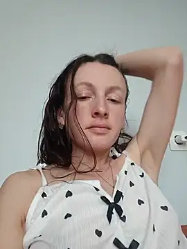 Snapshot of AlisKiv chatting on November 30, 2025, 10:19 am AlisKiv online show from November 30, 2025, 10:19 am