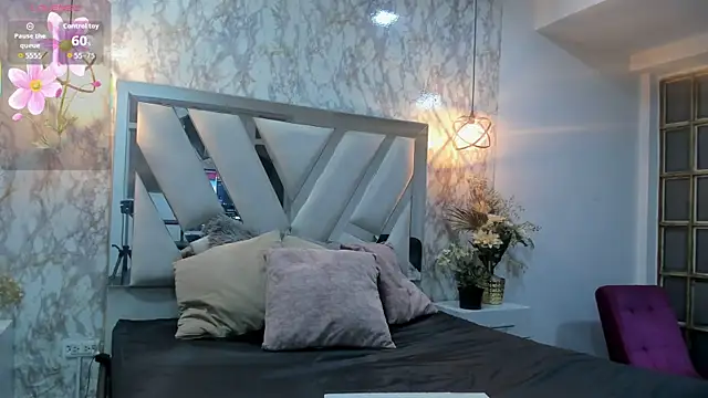 Snapshot of Mysterius_Woman chatting on December 5, 2025, 12:58 pm Mysterius Woman online show from December 5, 2025, 12:58 pm