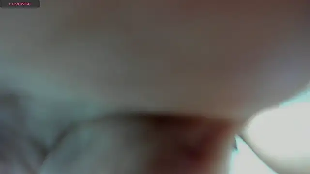 Snapshot of Izelevans chatting on November 24, 2025, 11:43 am Izelevans online show from November 24, 2025, 11:43 am