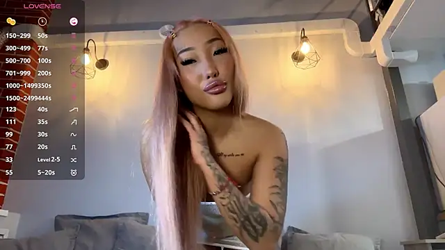 Snapshot of EIeniVanwart chatting on February 8, 2026, 6:00 pm EIeniVanwart online show from February 8, 2026, 6:00 pm