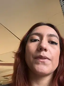 Snapshot of Eveeelyn25 chatting on February 1, 2026, 9:57 pm Eveeelyn25 online show from February 1, 2026, 9:57 pm