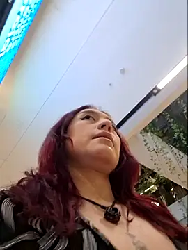 Snapshot of Eveeelyn25 chatting on March 1, 2026, 11:07 pm Eveeelyn25 online show from March 1, 2026, 11:07 pm