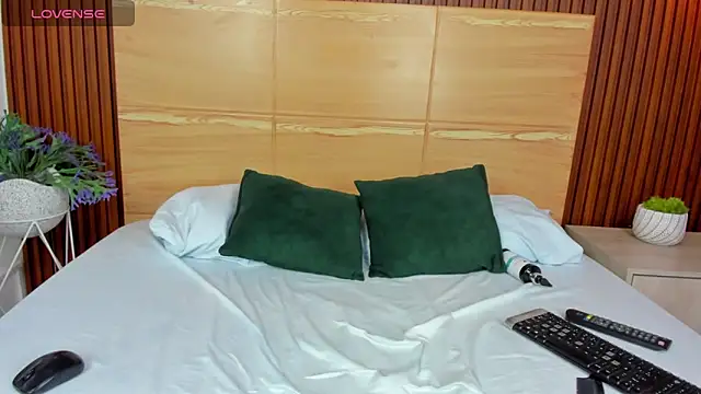 Snapshot of samantha_loughty chatting on December 14, 2025, 7:58 am samantha loughty online show from December 14, 2025, 7:58 am