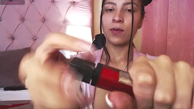 Hillary Thomson online show from December 15, 2025, 7:29 pm