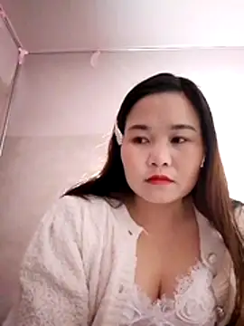 Snapshot of One-two22 chatting on December 3, 2025, 12:25 pm One-two22 online show from December 3, 2025, 12:25 pm