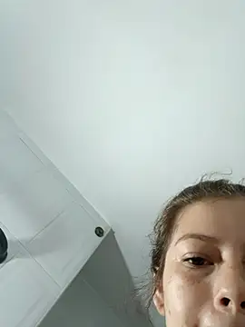 Renata Honey online show from December 16, 2025, 6:13 pm