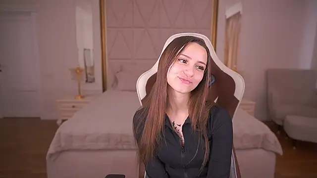 TinyNatalie online show from February 12, 2026, 8:09 am