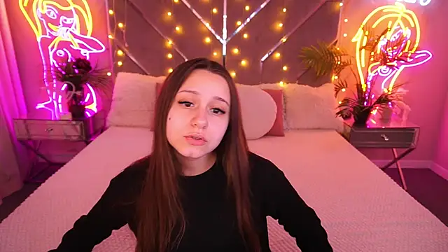 TinyNatalie online show from March 18, 2026, 2:31 pm