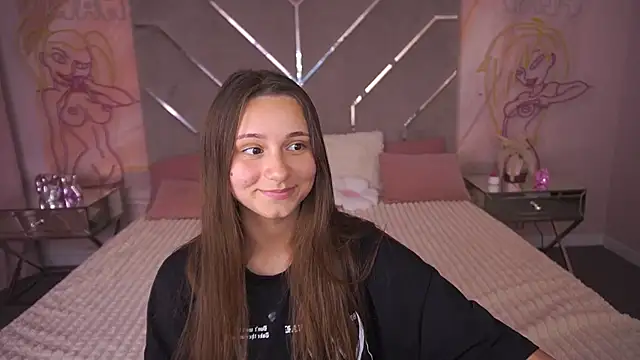 Snapshot of TinyNatalie chatting on July 16, 2026, 3:40 pm TinyNatalie online show from July 16, 2026, 3:40 pm