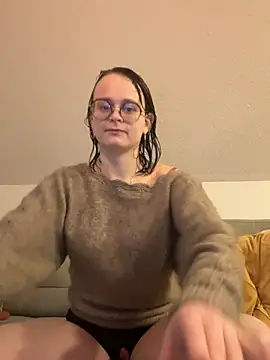 Snapshot of norafack33 chatting on February 14, 2026, 4:37 pm norafack33 online show from February 14, 2026, 4:37 pm