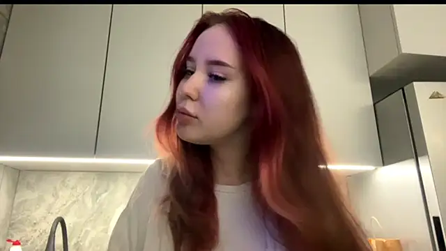 Snapshot of DaphineMckoy chatting on December 5, 2025, 7:06 am DaphineMckoy online show from December 5, 2025, 7:06 am