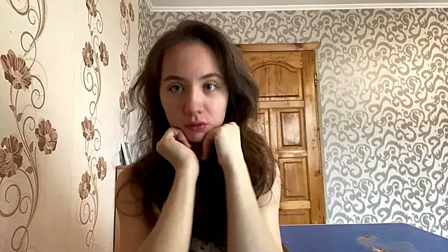 ChandaApplin online show from December 15, 2025, 9:02 am