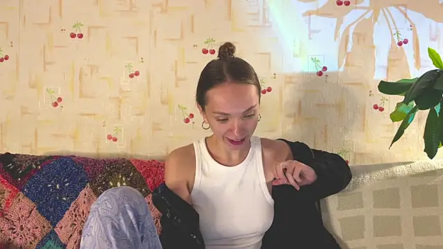 PaulaTisch online show from December 1, 2025, 4:12 pm