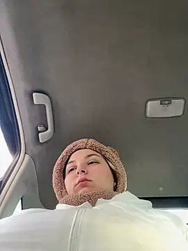 Snapshot of KateBurlesk chatting on January 15, 2026, 8:19 am KateBurlesk online show from January 15, 2026, 8:19 am