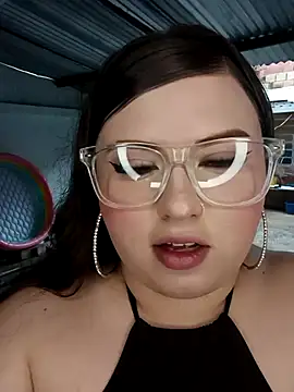 Kitty Bms  online show from November 30, 2025, 7:40 pm