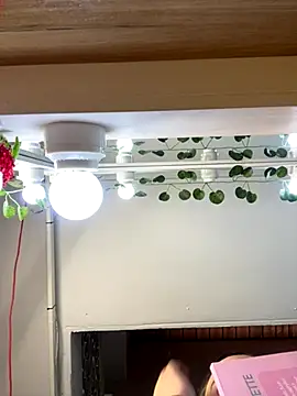 Kitty Bms  online show from December 19, 2025, 7:21 pm