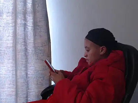 Yellowkitten95 online show from December 14, 2025, 10:31 am