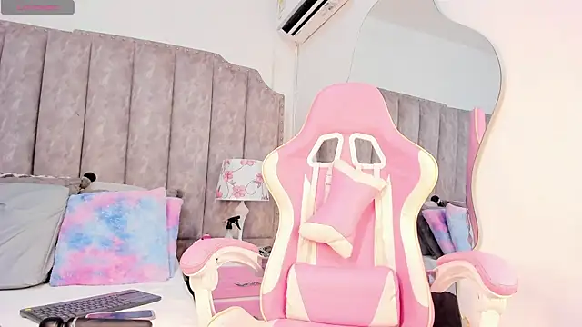 Snapshot of MilanJackson chatting on January 15, 2026, 2:21 pm MilanJackson online show from January 15, 2026, 2:21 pm