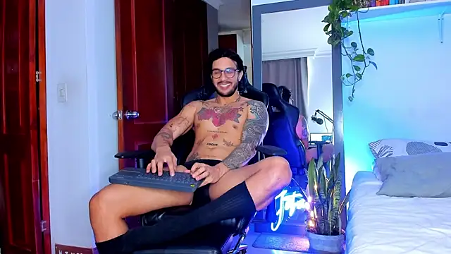 Snapshot of JotaCeliz chatting on February 2, 2026, 9:57 pm JotaCeliz online show from February 2, 2026, 9:57 pm