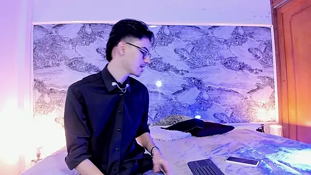 Im Dayros online show from November 30, 2025, 7:07 pm