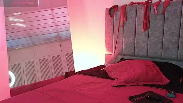 Snapshot of KasandraGrant chatting on December 13, 2025, 8:47 pm KasandraGrant online show from December 13, 2025, 8:47 pm