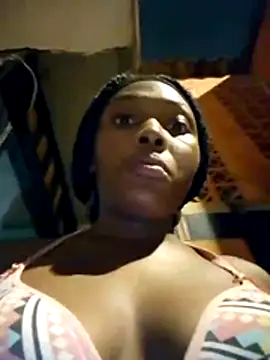 Snapshot of KiaracCastilo chatting on December 2, 2025, 5:13 am KiaracCastilo online show from December 2, 2025, 5:13 am