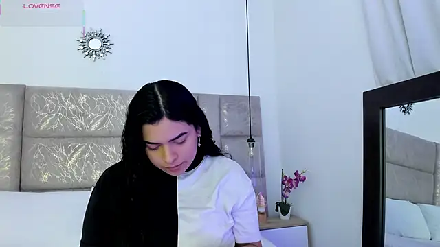 Ambar85 online show from January 7, 2026, 3:09 am