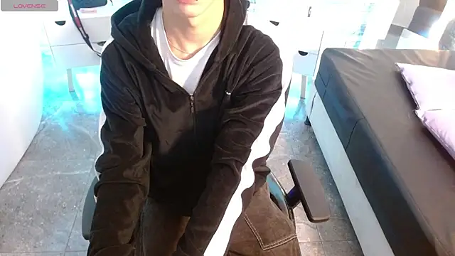 Snapshot of kaelwolf_tay chatting on November 30, 2025, 11:47 am kaelwolf tay online show from November 30, 2025, 11:47 am