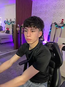 Snapshot of kaelwolf_tay chatting on December 2, 2025, 7:20 pm kaelwolf tay online show from December 2, 2025, 7:20 pm