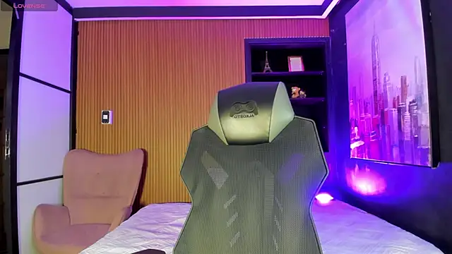 Snapshot of DeboraCopper chatting on February 26, 2026, 9:41 am DeboraCopper online show from February 26, 2026, 9:41 am