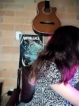 JennBenett  online show from December 4, 2025, 11:52 am