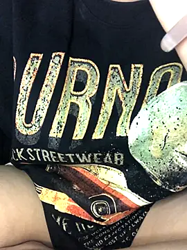 Snapshot of ArielMai chatting on November 28, 2025, 3:36 pm ArielMai online show from November 28, 2025, 3:36 pm