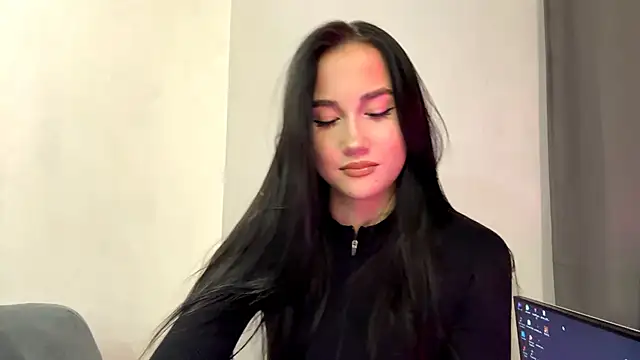 Snapshot of Beautyofnlka chatting on November 25, 2025, 1:00 pm Beautyofnlka online show from November 25, 2025, 1:00 pm