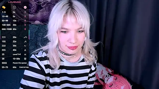 LolaDollyMur online show from December 13, 2025, 8:04 pm