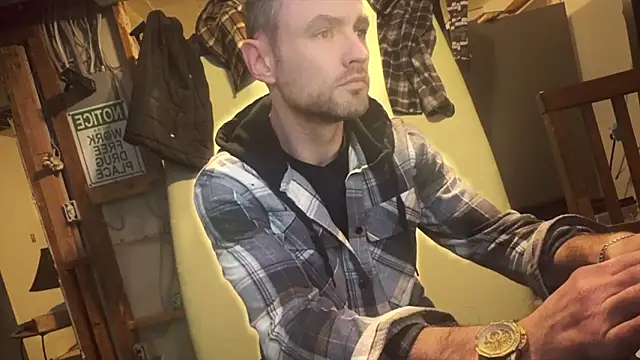 Snapshot of famous1tad chatting on January 17, 2026, 7:57 am famous1tad online show from January 17, 2026, 7:57 am