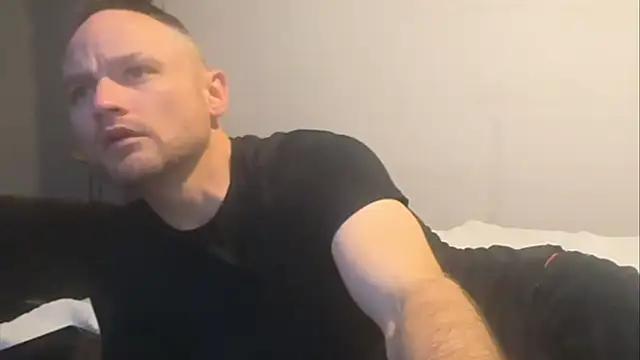 Snapshot of famous1tad chatting on January 18, 2026, 7:23 am famous1tad online show from January 18, 2026, 7:23 am