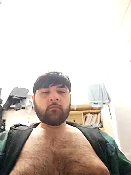 Snapshot of Koma001 chatting on March 4, 2026, 3:29 pm Koma001 online show from March 4, 2026, 3:29 pm