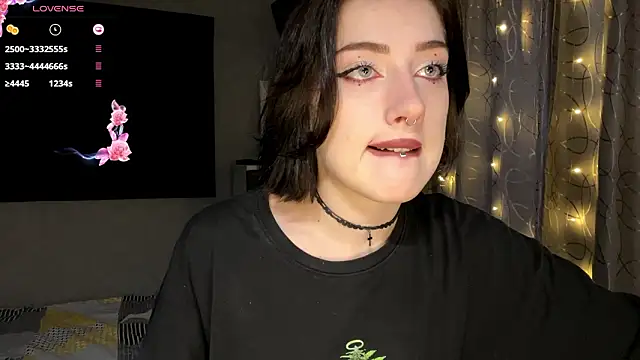 Snapshot of Meowluly chatting on February 11, 2026, 11:54 pm Meowluly online show from February 11, 2026, 11:54 pm