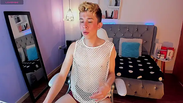 Snapshot of Juaan_Diick chatting on February 2, 2026, 4:38 pm Juaan Diick online show from February 2, 2026, 4:38 pm