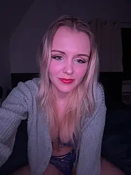 Snapshot of OfflineLizzy chatting on March 1, 2026, 9:28 pm OfflineLizzy online show from March 1, 2026, 9:28 pm