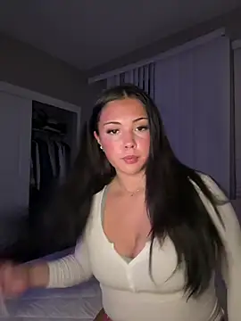 renesmaelily222 online show from May 29, 2026, 4:43 am