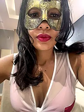 LunnaMaska online show from December 2, 2025, 3:51 pm