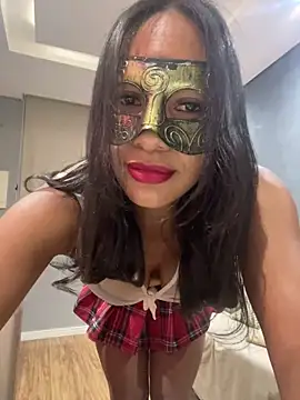 Snapshot of LunnaMaska chatting on December 23, 2025, 3:15 am LunnaMaska online show from December 23, 2025, 3:15 am