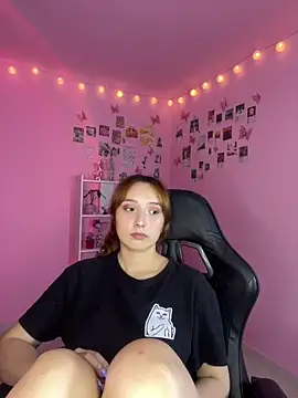 Snapshot of Davne_ chatting on February 3, 2026, 2:53 am Davne online show from February 3, 2026, 2:53 am