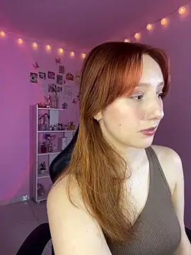 Snapshot of Davne_ chatting on February 7, 2026, 10:57 pm Davne online show from February 7, 2026, 10:57 pm