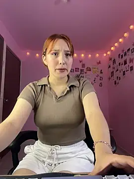 Snapshot of Davne_ chatting on February 18, 2026, 1:45 am Davne online show from February 18, 2026, 1:45 am