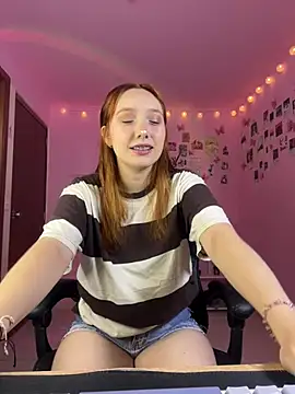 Snapshot of Davne_ chatting on February 21, 2026, 6:42 pm Davne online show from February 21, 2026, 6:42 pm